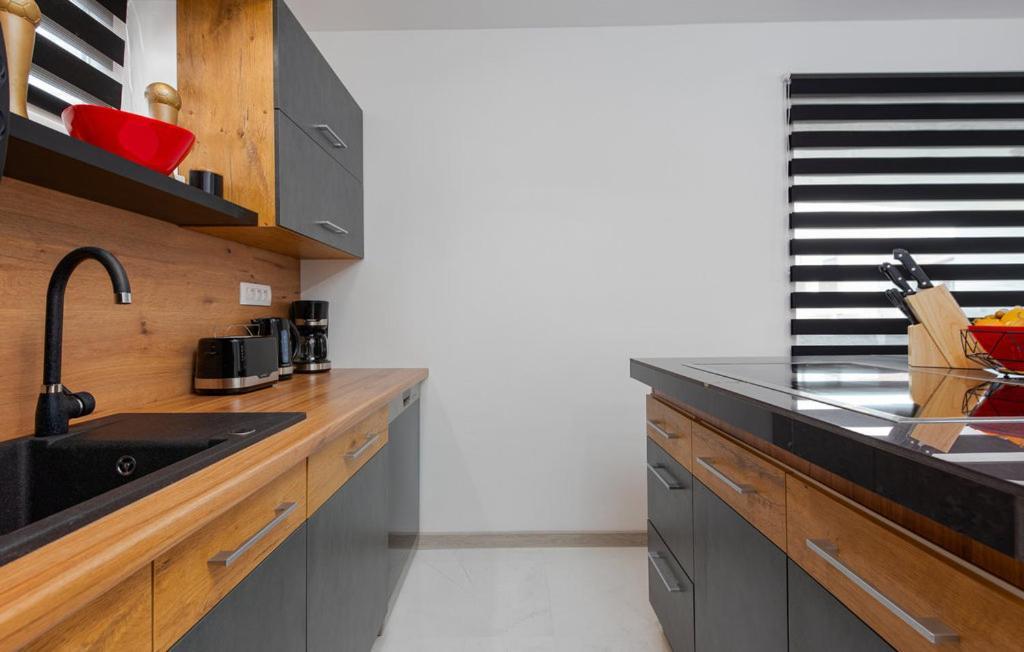 Luxurioeses Penthouse Welle Mit Whirlpool, Grill Und Meerblick Vir Luaran gambar