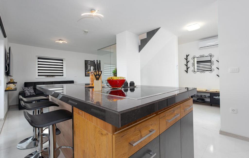Luxurioeses Penthouse Welle Mit Whirlpool, Grill Und Meerblick Vir Luaran gambar