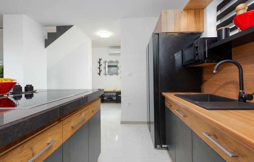 Luxurioeses Penthouse Welle Mit Whirlpool, Grill Und Meerblick Vir Luaran gambar