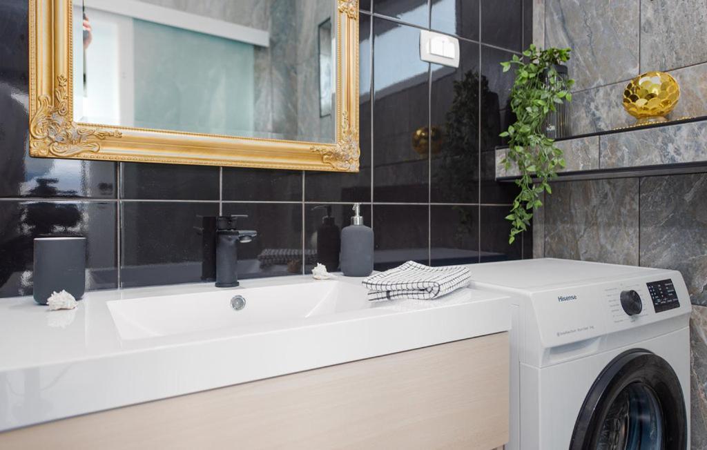 Luxurioeses Penthouse Welle Mit Whirlpool, Grill Und Meerblick Vir Luaran gambar